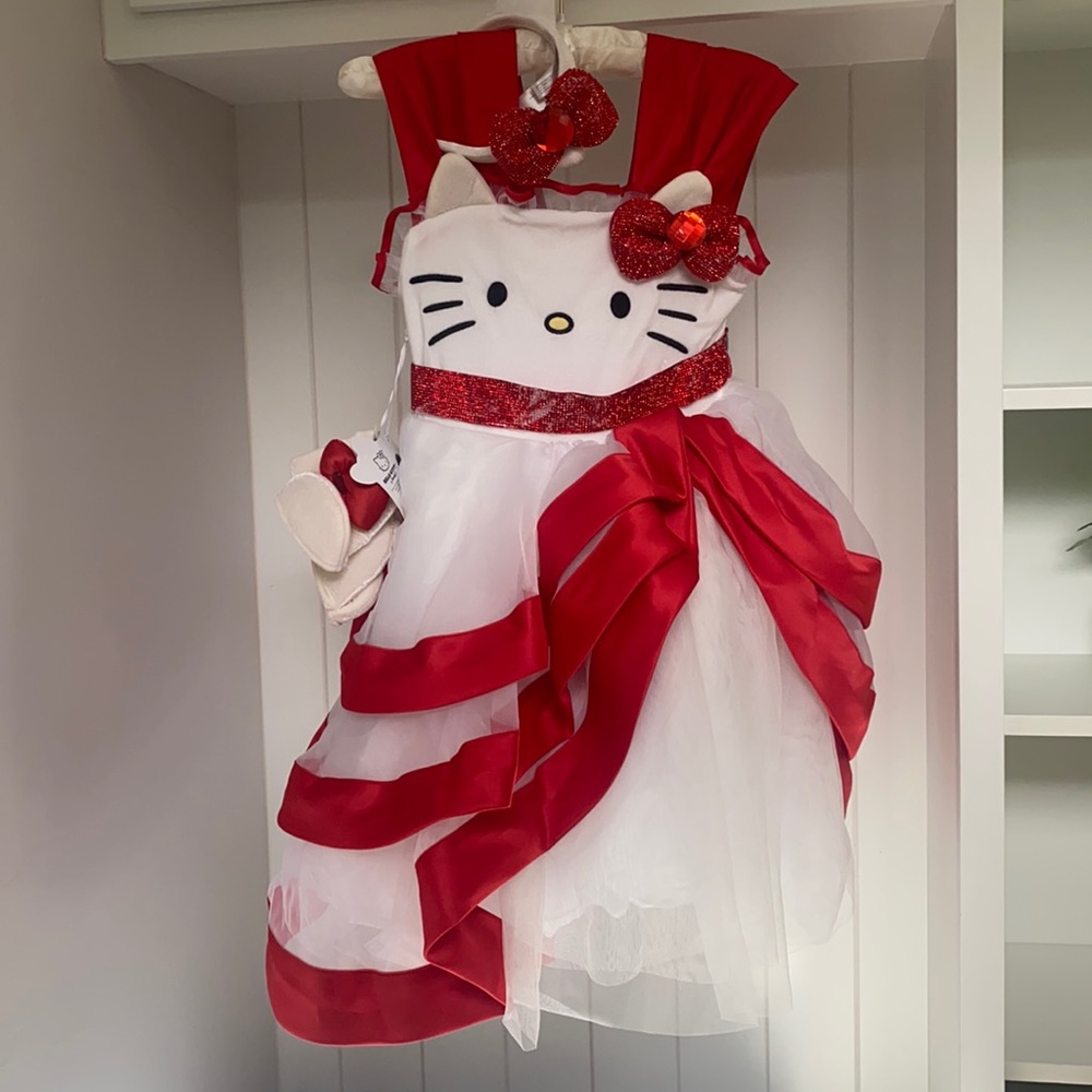 Hello Kitty Child Costume size 9/10. Brand new with tags.